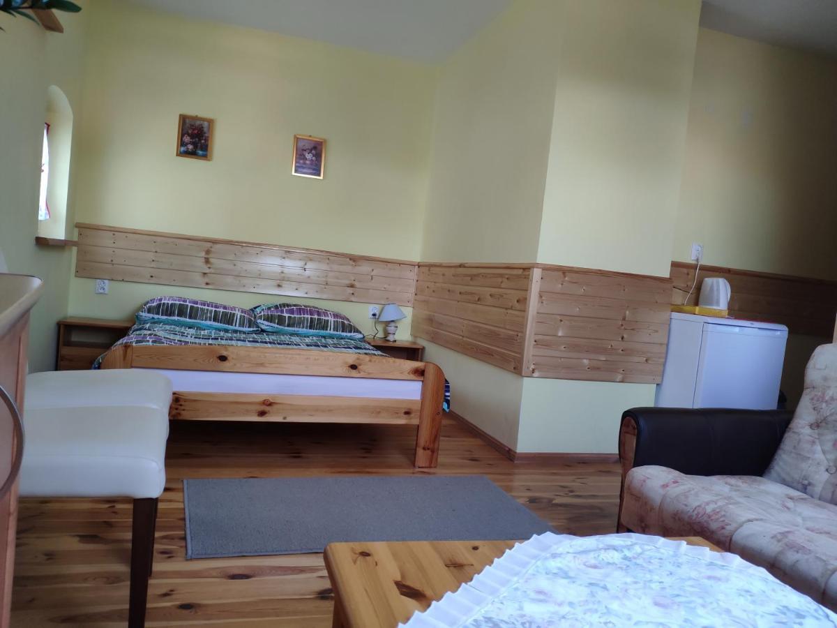 Apartamenty Wakacyjne Nad Jeziorem Juksty Mrągowo Esterno foto